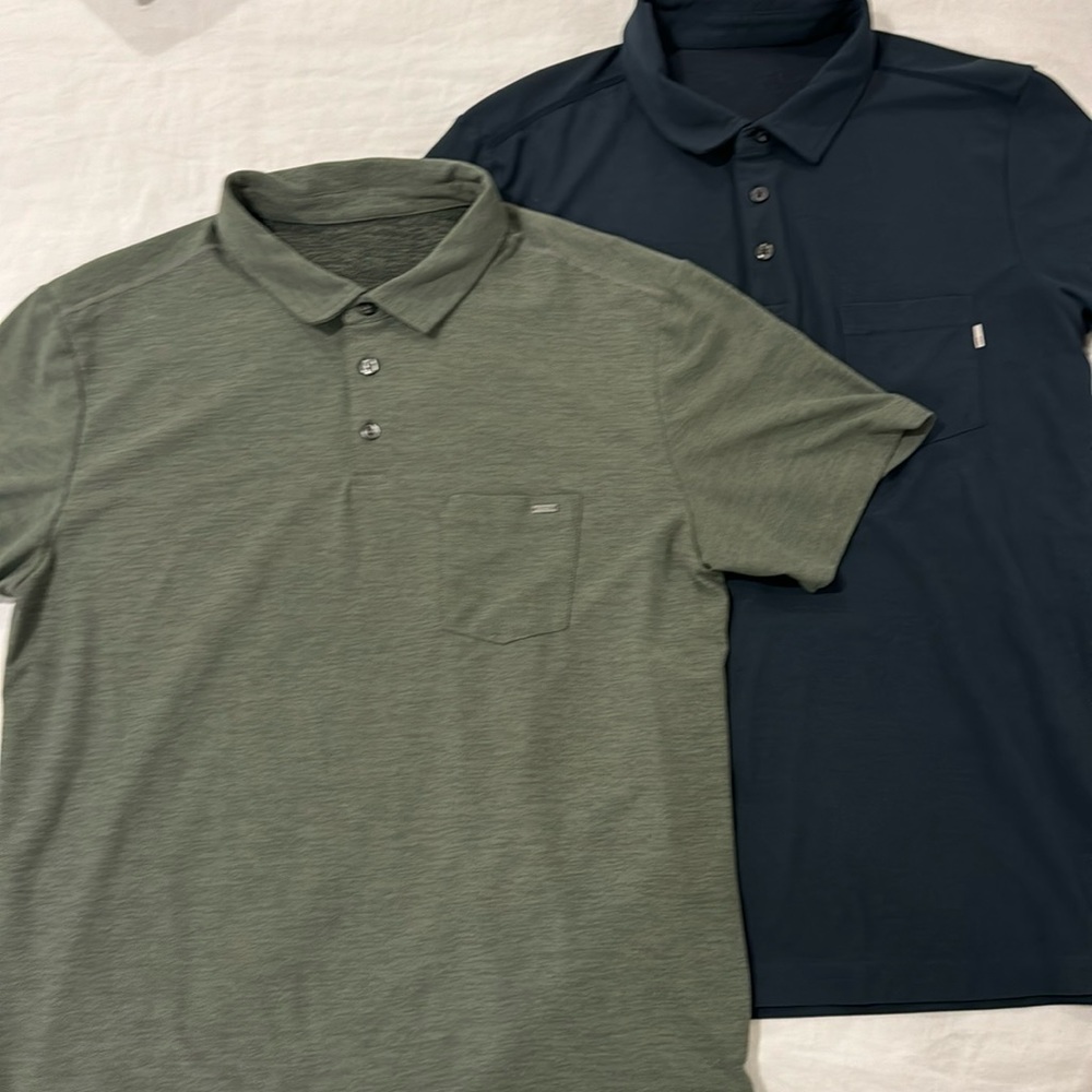 Set of 2 Vuori pique performance short sleeve polos in like new condition